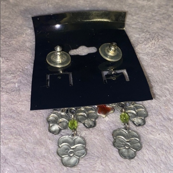 Fashion Earrings brand new without tags - Picture 3 of 3